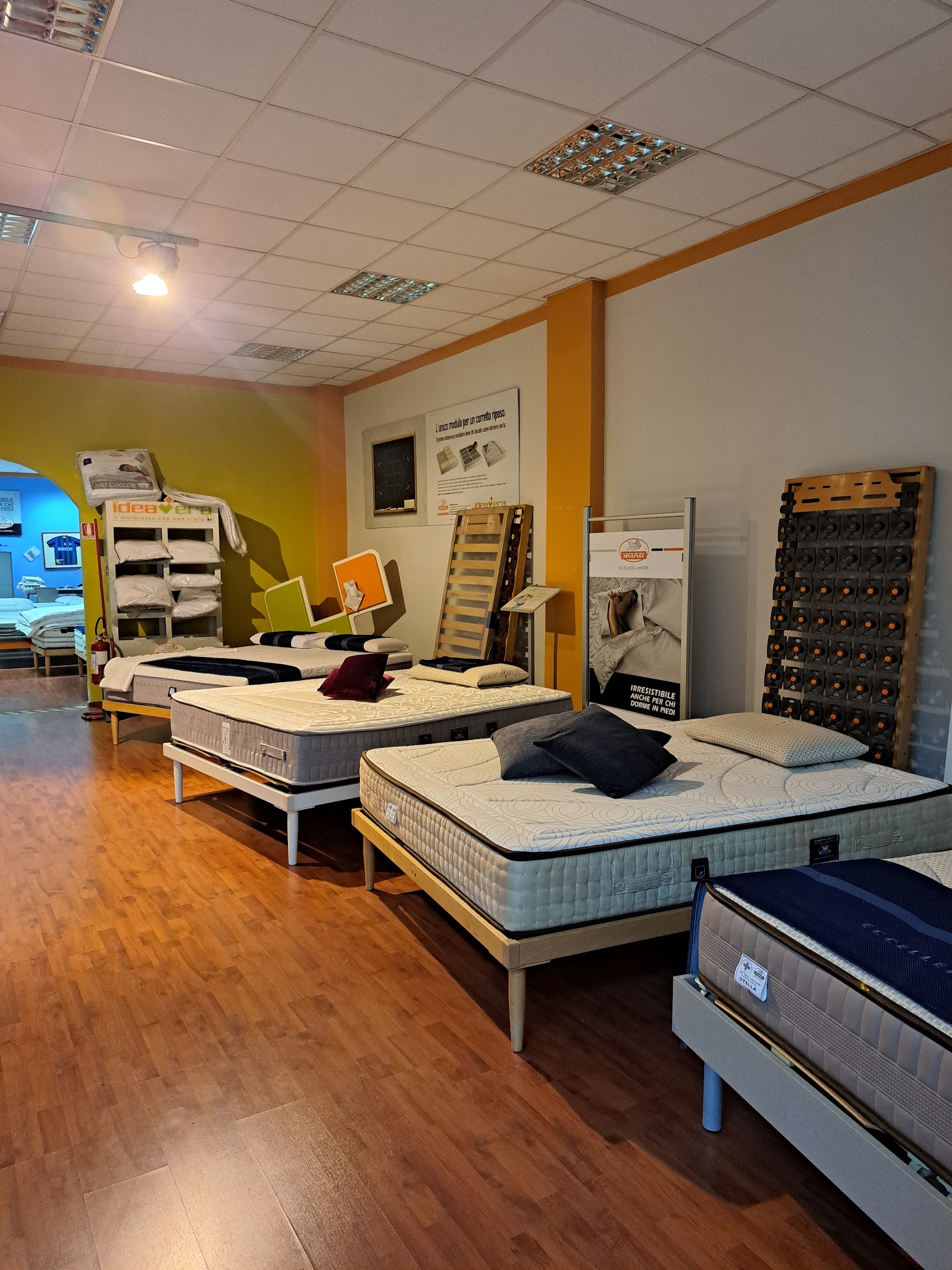Area espositiva reale dello showroom Secilflex a Pescara